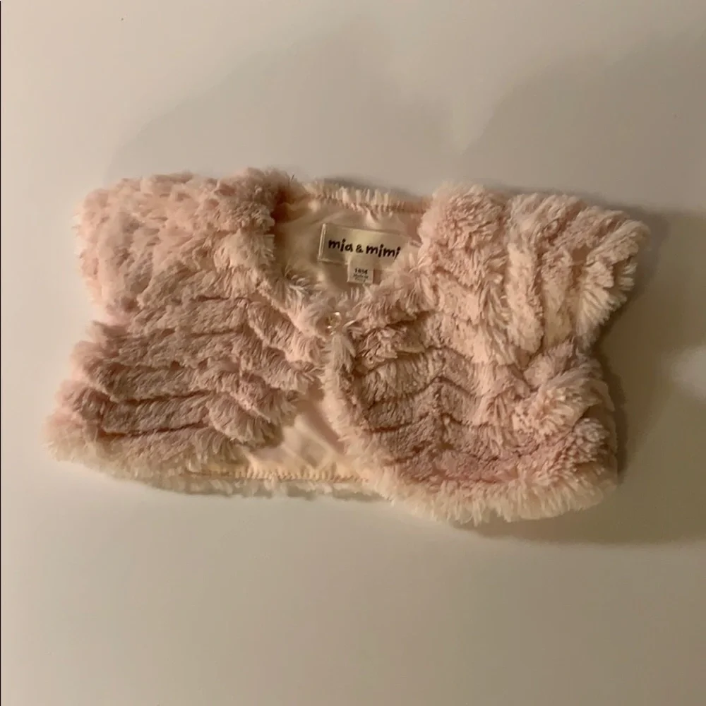 Pink faux fur Mia & Mimi stole. - Picture 3 of 6